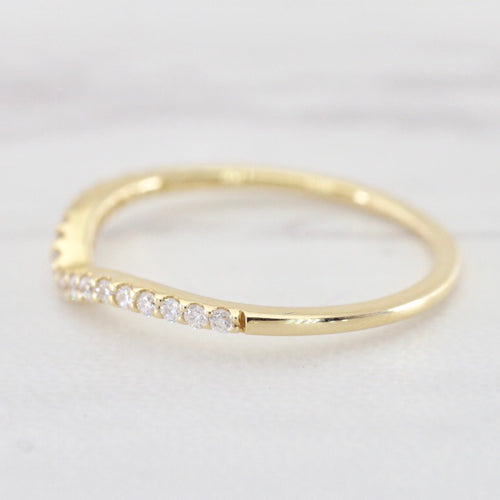 Airy Thin Curved Diamond Shadow Band